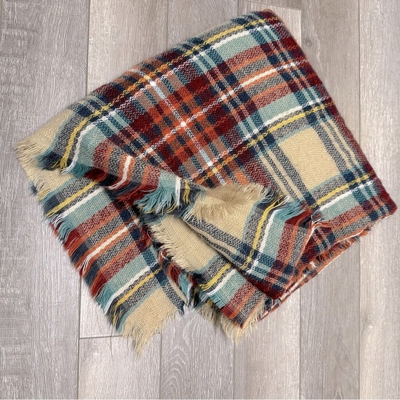 Autumn Scarf 🧣 with Frayed Edges - Picture 5 of 5